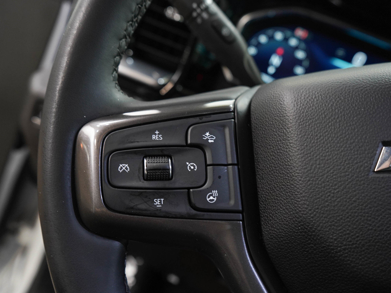 Used 2025 Chevrolet Silverado 2500 High Country w/ High Country Premium Package AWD/4WD image 29