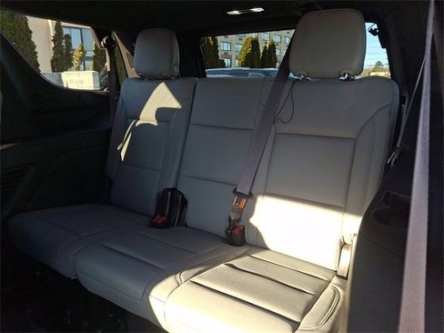 Certified 2022 Chevrolet Tahoe Z71 w/ Luxury Package image 11