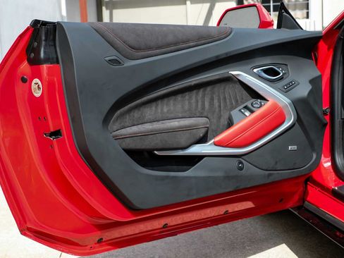 Used 2022 Chevrolet Camaro ZL1 RWD image 32