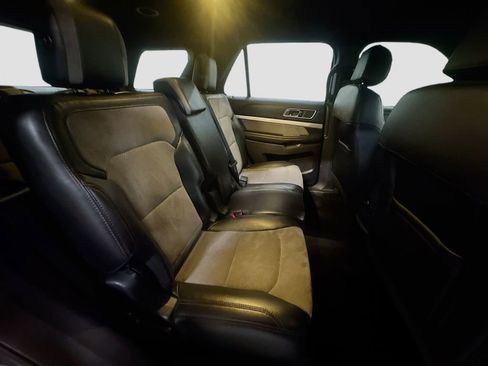 Used 2017 Ford Explorer XLT w/ Equipment Group 202A image 34