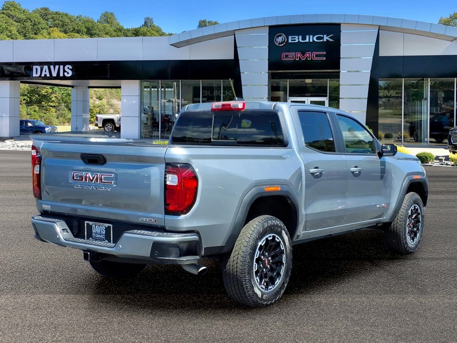 Used 2026 GMC Canyon AT4 AWD/4WD image 6