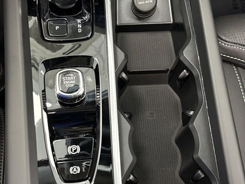 New 2026 Volvo XC60 B5 Ultra w/ Protection Package Premier image 31