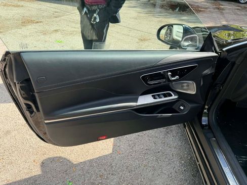 Used 2025 Mercedes-Benz CLE 300 4MATIC Cabriolet image 17