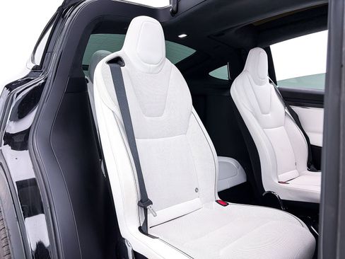 Used 2023 Tesla Model X Plaid image 34