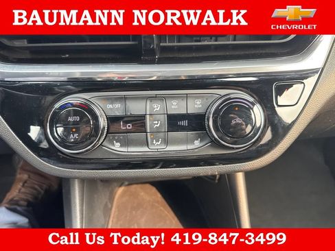 Used 2024 Buick Envista Sport Touring w/ Convenience I Package FWD image 28