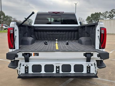 Used 2024 GMC Sierra 3500 Denali w/ Denali Reserve Package image 12