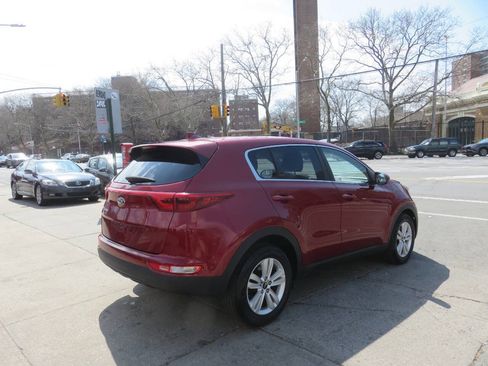 Used 2017 Kia Sportage LX FWD image 4