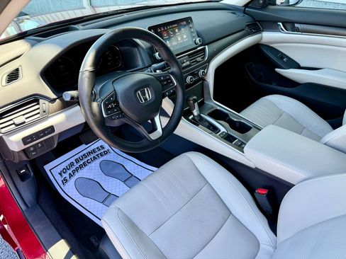 Used 2018 Honda Accord Touring image 30