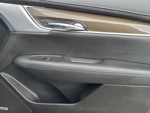 Used 2021 Cadillac XT6 Sport w/ Platinum Package image 16