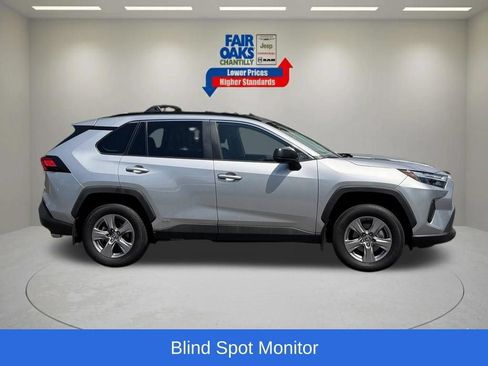 Used 2025 Toyota RAV4 LE AWD/4WD image 6