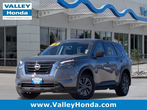 Used 2023 Nissan Pathfinder S image 1