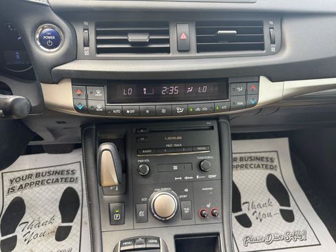 Used 2015 Lexus CT 200h w/ Navigation Package FWD image 12