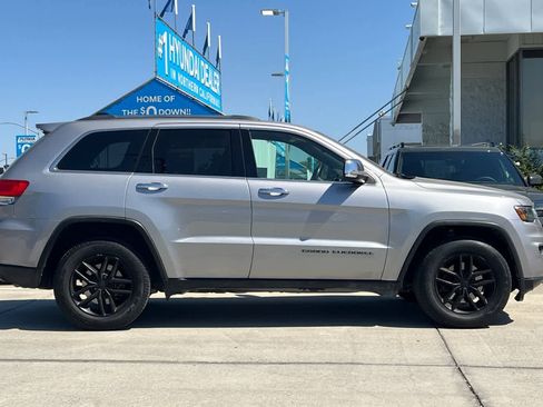 Used 2017 Jeep Grand Cherokee Limited w/ Luxury Group II RWD image 9