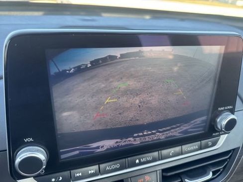 Used 2024 Nissan Altima 2.5 SV image 13