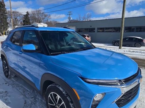 Used 2024 Chevrolet TrailBlazer LT w/ LPO, Blackout Package image 11