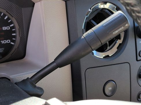 Used 2010 Ford F250 Lariat image 25