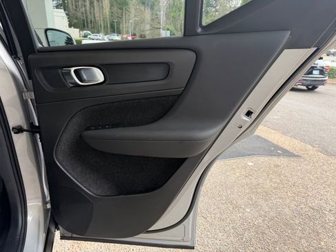 Used 2024 Volvo XC40 B5 Core AWD/4WD image 31
