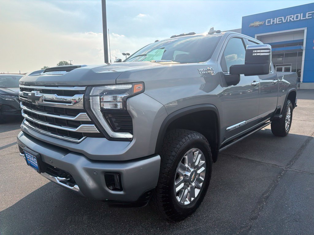 Used 2025 Chevrolet Silverado 2500 High Country w/ Technology Package AWD/4WD image 7