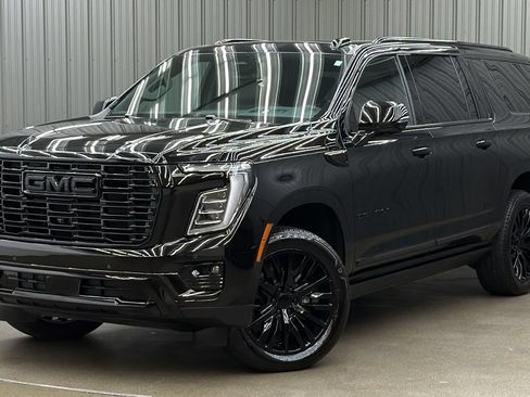 Used 2026 GMC Yukon XL Denali w/ Sun & Power Step Package AWD/4WD image 1