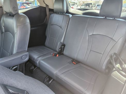 Used 2018 Buick Enclave Premium w/ Experience Buick Package FWD image 17