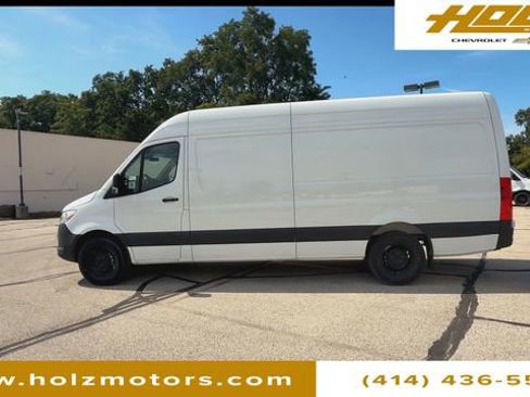 Used 2025 Mercedes-Benz Sprinter 2500 image 7