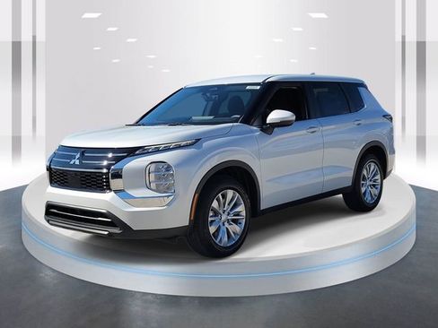 New 2026 Mitsubishi Outlander ES image 3