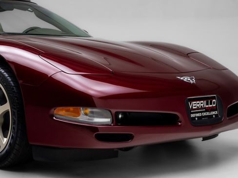 Used 2003 Chevrolet Corvette 50th Anniversary Edition w/ Preferred Equipment Group1 image 38