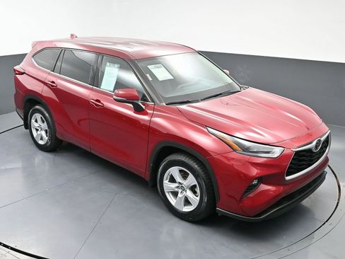 Used 2021 Toyota Highlander LE image 48