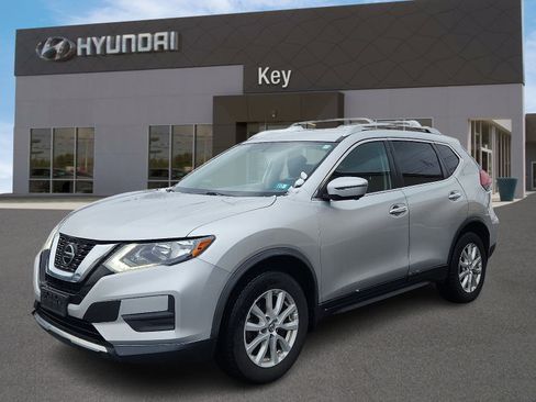 Used 2018 Nissan Rogue SV w/ Premium Package image 7