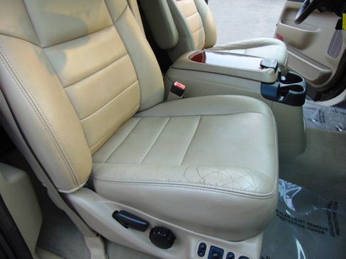 Used 2005 Ford F350 Lariat AWD/4WD image 13