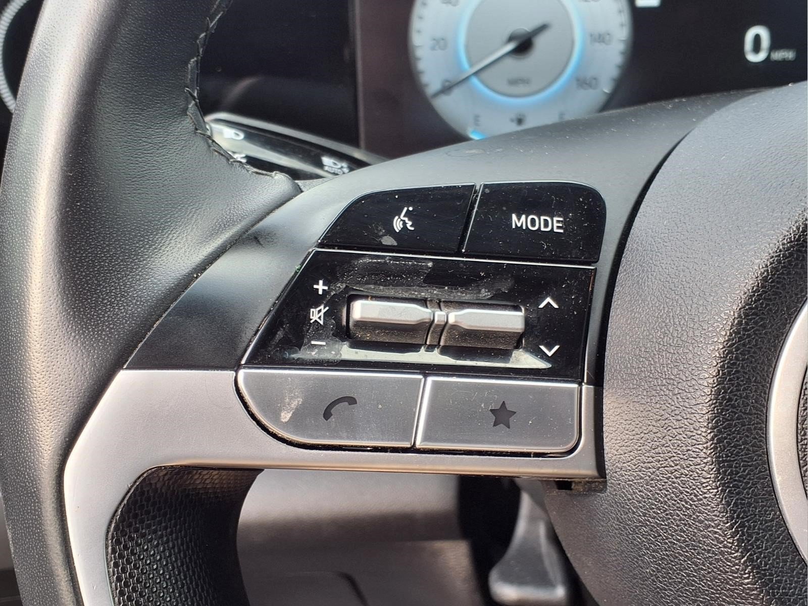 Used 2025 Hyundai Elantra SEL FWD image 17