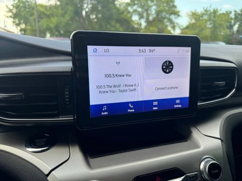 Used 2022 Ford Explorer XLT w/ Equipment Group 202A AWD/4WD image 10