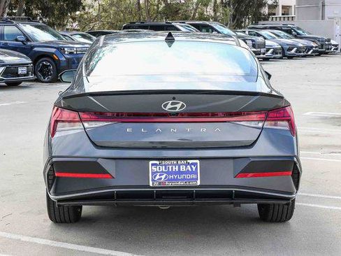 New 2026 Hyundai Elantra SEL Sport Premium FWD image 5