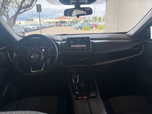 Used 2023 Nissan Rogue SV image 34