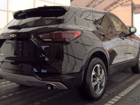 Used 2025 Chevrolet Blazer LT FWD image 5