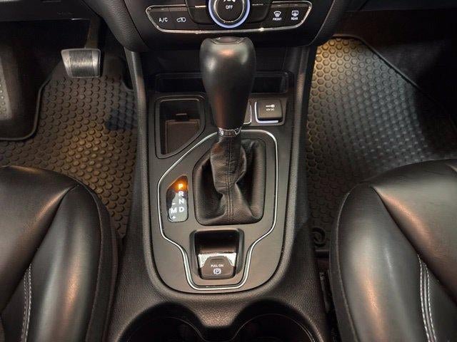 Used 2019 Jeep Cherokee Latitude Plus w/ Cold Weather Group FWD image 18