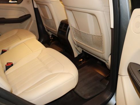 Used 2019 Mercedes-Benz GLE 400 4MATIC image 26