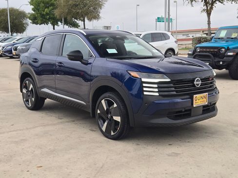 New 2026 Nissan Kicks SR image 1