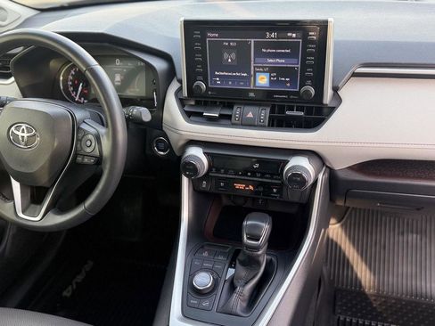 Used 2020 Toyota RAV4 Limited image 40