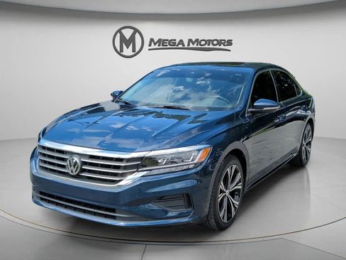 Used 2021 Volkswagen Passat 2.0T SE FWD image 1