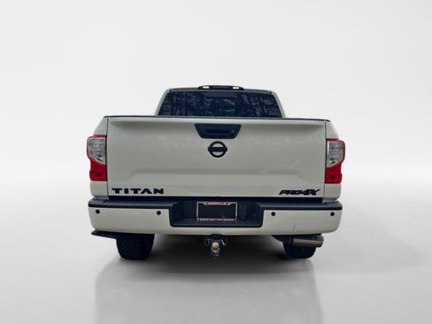 Used 2019 Nissan Titan PRO-4X w/ Pro-4x Convenience Package image 4