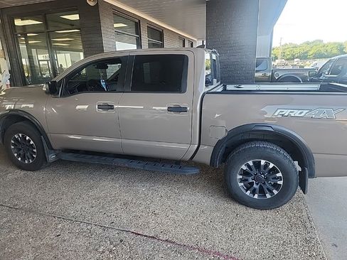 Used 2024 Nissan Titan PRO-4X w/ Pro-4x Convenience Package AWD/4WD image 5