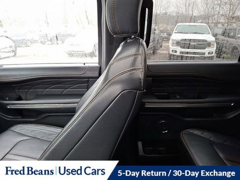 Used 2022 Ford Expedition Platinum image 19
