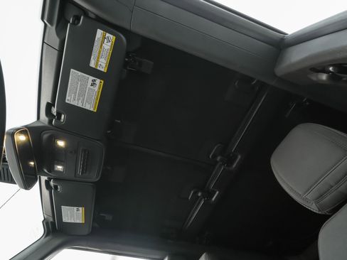 Used 2023 Ford Bronco Wildtrak image 21