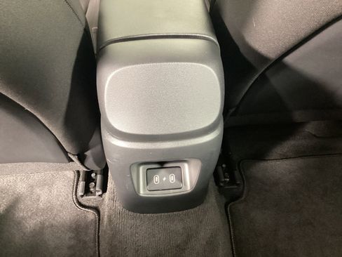 Certified 2025 Hyundai Elantra Sport image 16