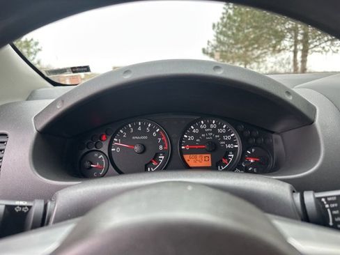 Used 2019 Nissan Frontier SV image 6