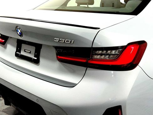 Certified 2023 BMW 330i xDrive Sedan w/ M Sport Package AWD/4WD image 28