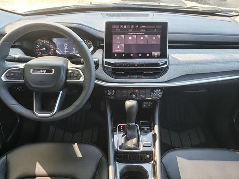 Used 2022 Jeep Compass Latitude AWD/4WD image 13