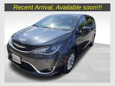 Used 2020 Chrysler Pacifica Touring w/ Advanced Safetytec Group FWD image 1