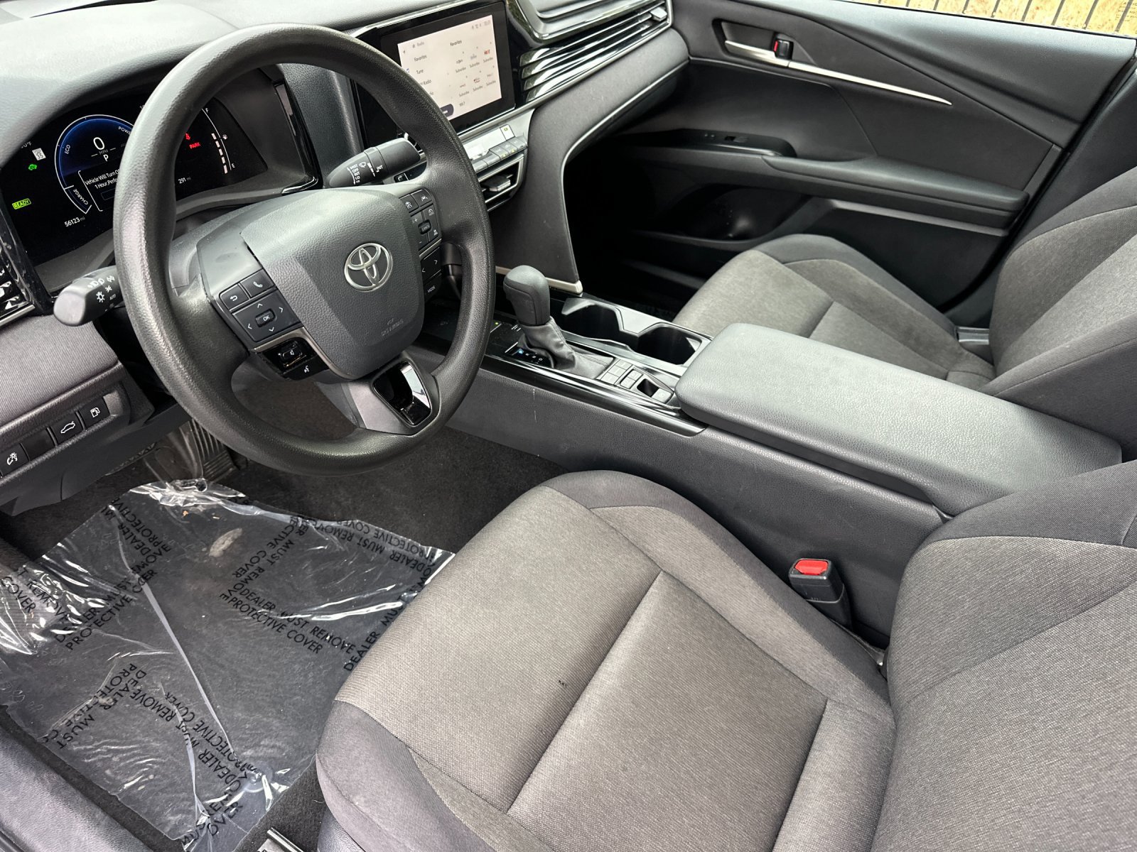 Used 2025 Toyota Camry LE FWD image 9